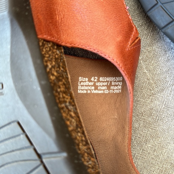 Dansko “Reece” sandal size 42 - Picture 8 of 9